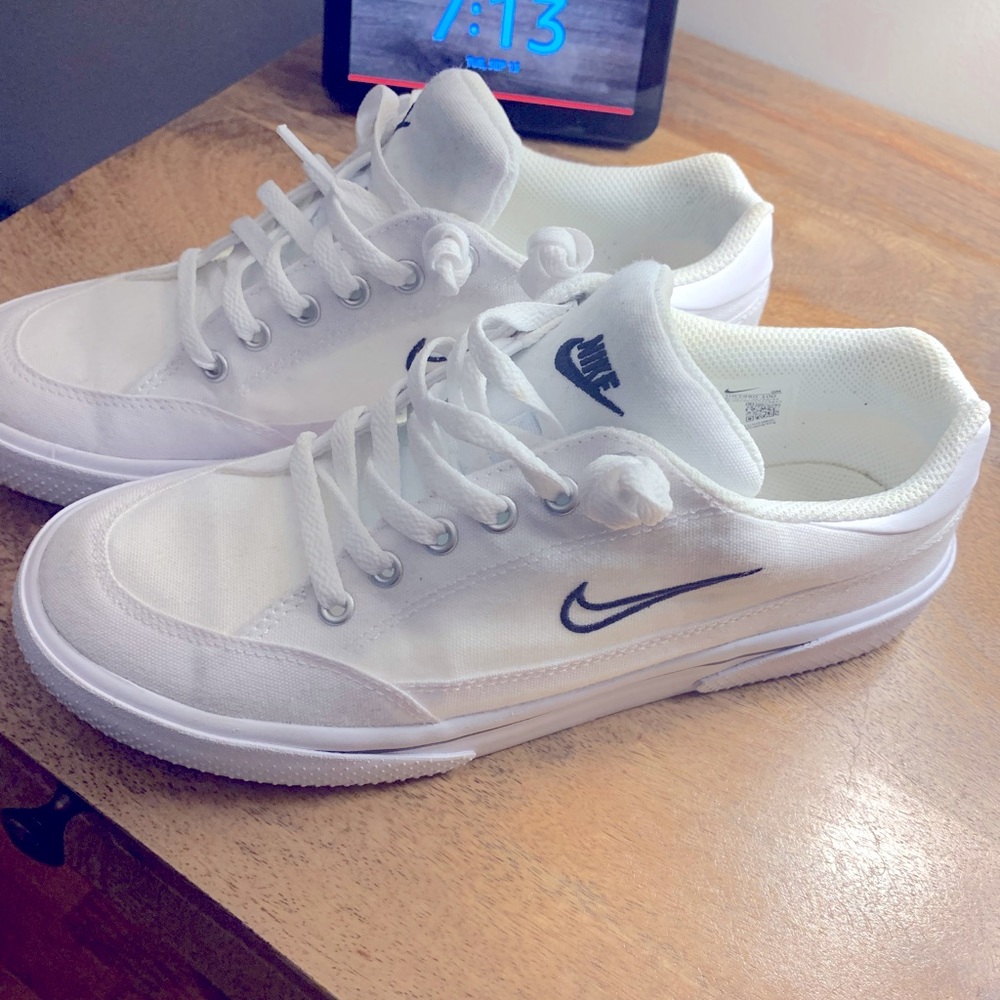 Gently worn womens nike